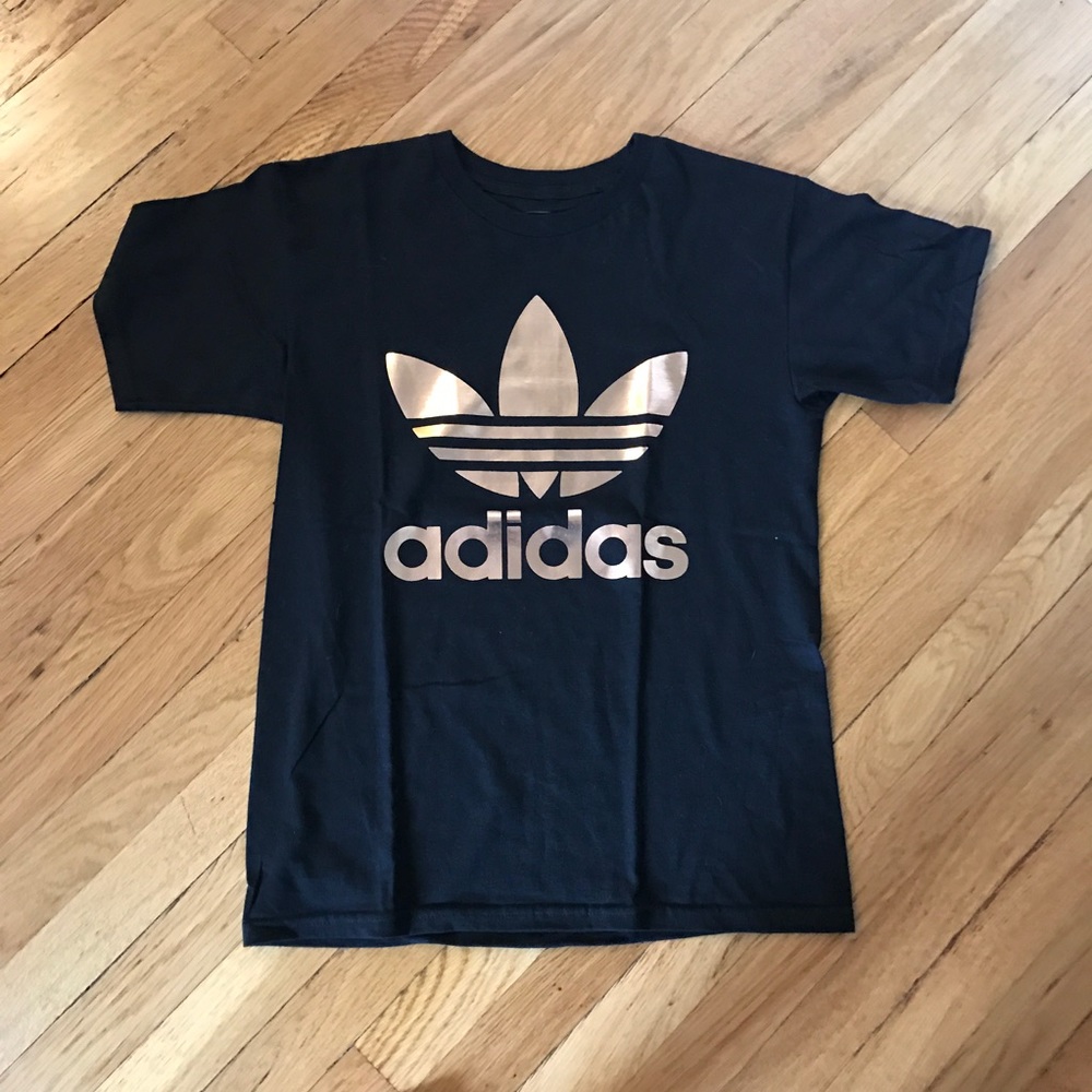 Adidas tee